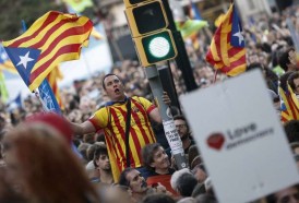 Portal 180 - Catalanes en “movilización permanente” mientras Rajoy pide que “renuncien” al referendum