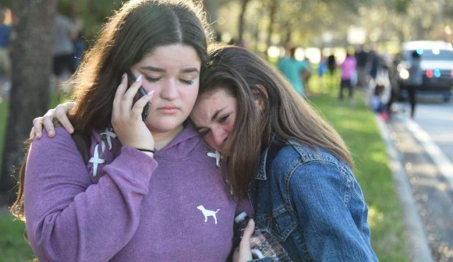 FBI admite que no investigó acusaciones del asesino de Parkland