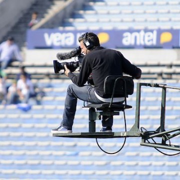 Antel, los derechos del fútbol y un “dejá bo” para la DGI