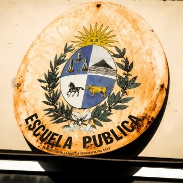 ¿Esto es diciembre, mamá?: Ataque piraña de mamás luchonas en escuela/Antel, los derechos del fútbol y un “dejá bo” para la DGI