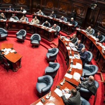 Ingreso a intendencias por concurso (o por confianza)