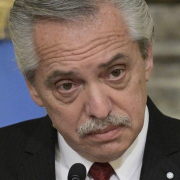 Golden shower nacional y popular: reapareció Alberte en un estristiming