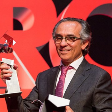 Darwin se embarcó en la ronda de prensa de Cardama: fundido pero simpático Darwin se embarcó en la ronda de prensa de Cardama: fundido pero simpático