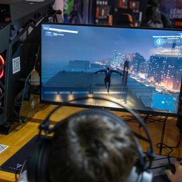 Juegos y redes como medio para el abuso, el análisis a partir de un caso