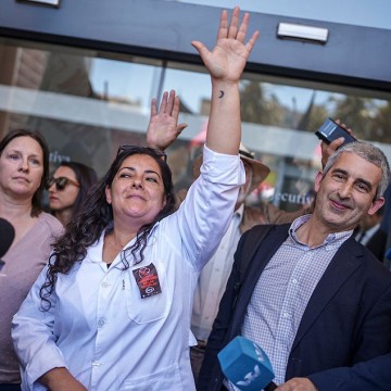 Las maestras pensaron afuera de la caggiani y tomaron el centro del ring Las maestras pensaron afuera de la caggiani y tomaron el centro del ring