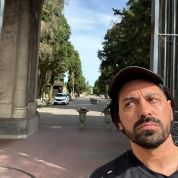 Walde en la tumba de los cracks