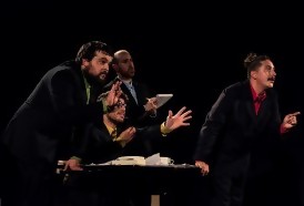 Portal 180 - Pintos: la mente vista como una oficina pública en una obra de humor en La Gringa