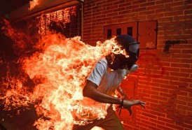 Portal 180 - El joven en llamas, la historia detrás de la mejor foto periodística de 2017