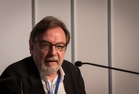 Portal 180 - Cebrián, fundador del diario El País, deja su presidencia 42 años después