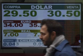 Portal 180 - Se acentúa la caída del peso en Argentina, sometida a presión inflacionaria