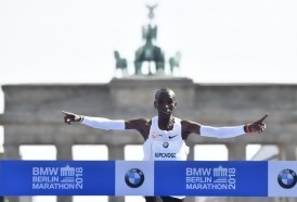 Portal 180 - El keniano Kipchoge rompió el récord mundial de maratón