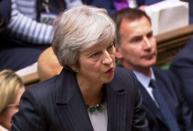 Portal 180 - Debilitada por dimisiones a raíz del Brexit, May se debate ante el parlamento