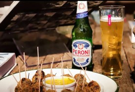Portal 180 - Cerveza Peroni convocó a influencers, amantes del diseño y la gastronomía a disfrutar de un evento exclusivo en Punta