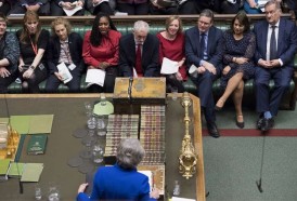 Portal 180 - Theresa May sobrevive pero el Brexit se hunde en el caos político