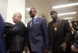 Portal 180 - Cantante R. Kelly habla por primera vez y rechaza acusaciones de abuso sexual