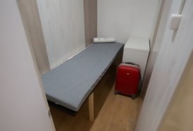 Portal 180 - Los pisos “colmena” japoneses llegan clandestinamente a Barcelona