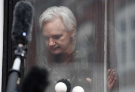 Portal 180 - Julian Assange dice que “oye voces” en la cárcel y tiene instintos suicidas