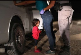 Portal 180 - Foto de niña hondureña entre lágrimas en frontera de EE.UU ganó el World Press Photo