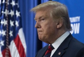 Portal 180 - Un congresista republicano planteó por primera vez la destitución de Trump