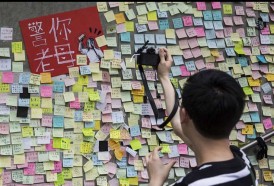 Portal 180 - Los “muros de Lennon” con mensajes contra el gobierno florecen en Hong Kong