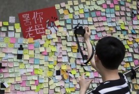 Portal 180 - Los “muros de Lennon” con mensajes contra el gobierno florecen en Hong Kong