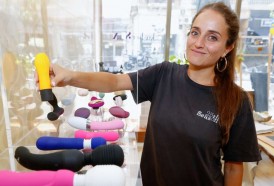 Portal 180 - La hija de un rabino abre un sex shop kosher en Tel Aviv