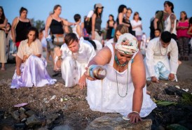 Portal 180 - Las imágenes del culto a Iemanja en Playa Ramírez