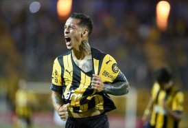 Portal 180 - Con 10 y en los descuentos Peñarol derrotó a Cerro