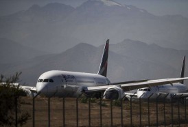 Portal 180 - Asfixiada por la pandemia, aerolínea LATAM pide acogerse a ley de bancarrota en EEUU