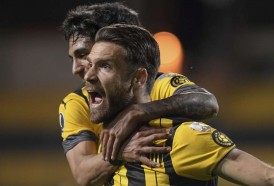 Portal 180 - Peñarol golea 3-0 a Colo Colo y sueña con los octavos de la Libertadores