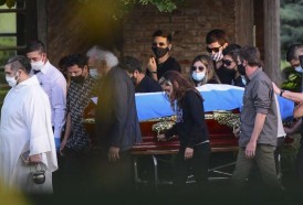 Portal 180 - Entre el caos y la tristeza, Argentina y el mundo dieron su “último adiós” al ídolo Maradona
