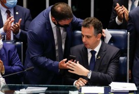 Portal 180 - Aliados de Bolsonaro presidirán ambas cámaras del Congreso brasileño