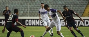 Portal 180 - Defensor perdió en Venezuela y se complicó en la Copa