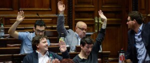 Portal 180 - Con disconformidad interna el Frente Amplio logró aprobar la reforma de la Caja Militar