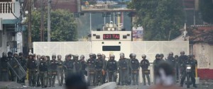 Portal 180 - Oposición venezolana busca ingresar ayuda pese al cierre de frontera con Colombia