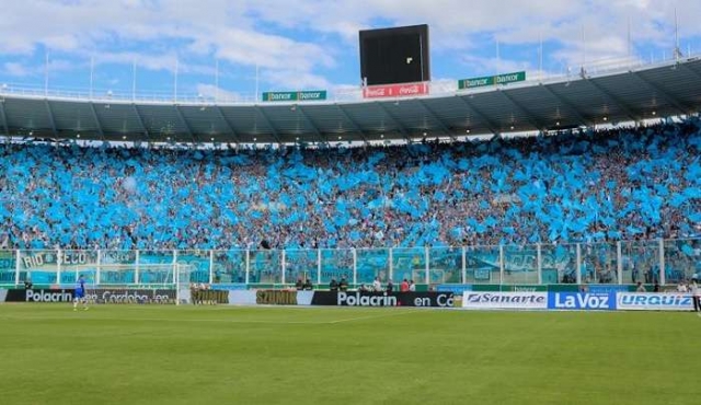 180 Com Uy Hincha De Belgrano Arrojado Desde La Tribuna Sufrio