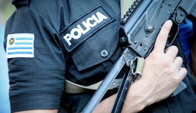180.com.uy :: Policía realiza llamado con nuevo plan de estudios para 50 cadetes