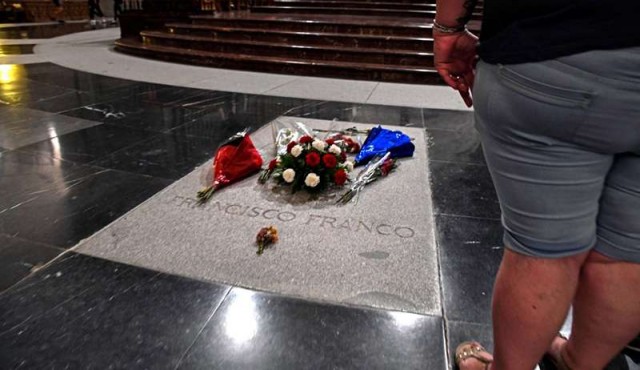 Nietos de Franco pedirán a tribunal detener exhumación Nietos de Franco pedirán a tribunal detener exhumación
