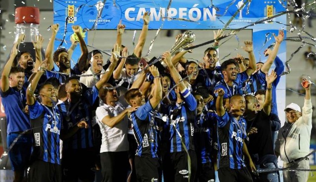 Liverpool se quedó con la Supercopa