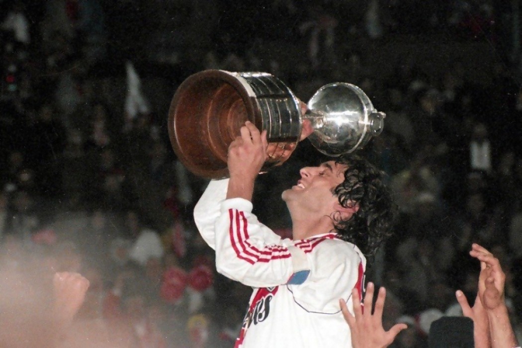 ¿Qué jugador uruguayo de calidad no pudo jugar un Mundial en su prime en el 94 y 98? — DelSol | Del Sol 99.5 en el la Copa América 2019