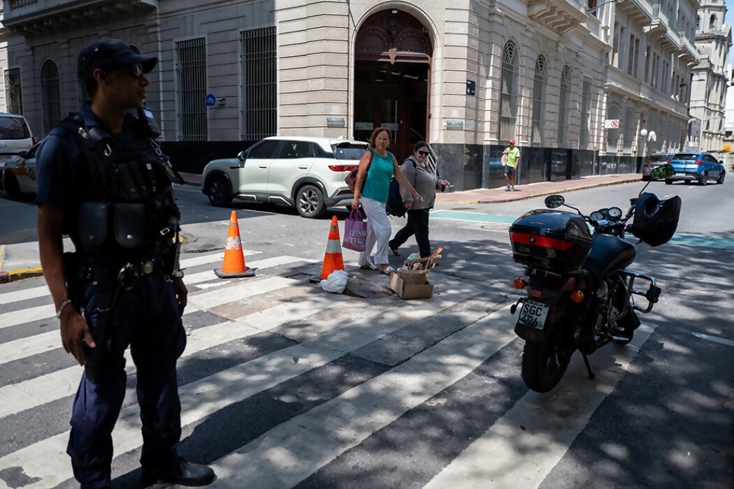 Jackpot de Negro: el no robo del siglo en Ciudad Vieja — DelSol | Del Sol 99.5 en el Mundial Rusia 2018