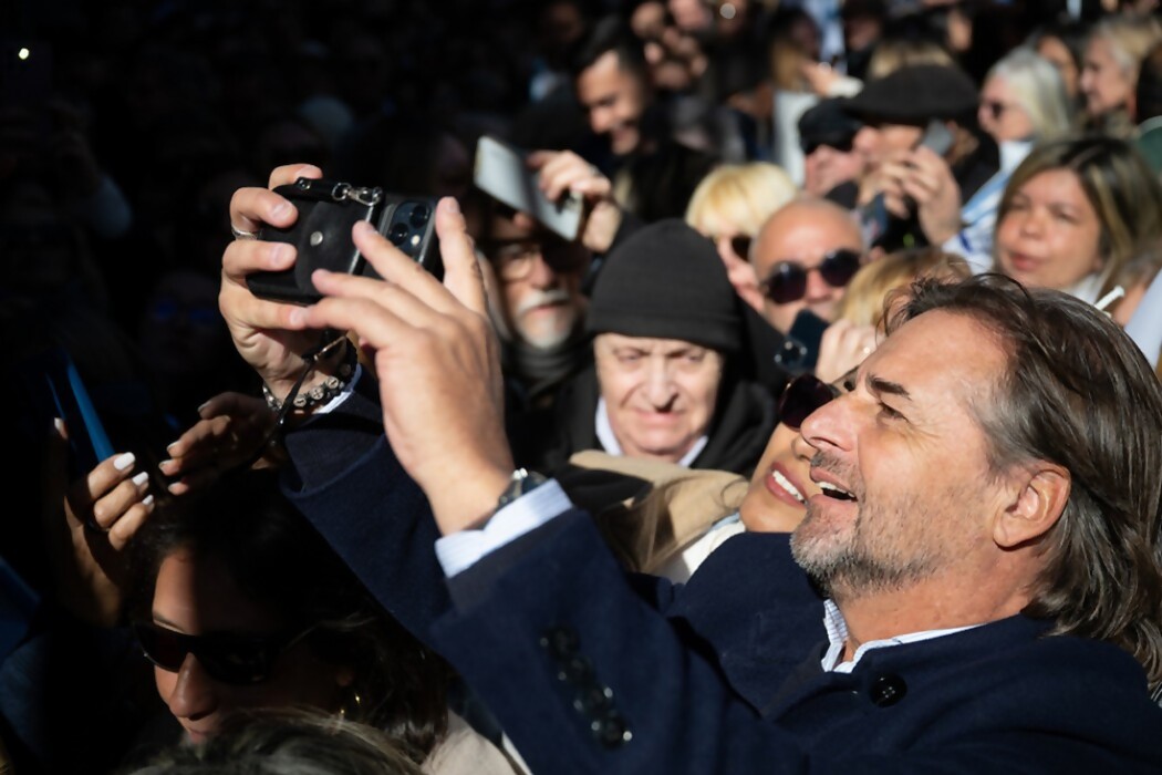 ‘Encuajar’ cualquier cosa y otros momentos interactivos de la vuelta de Lacalle Coach — DelSol | Del Sol 99.5 en el la Copa América 2019
