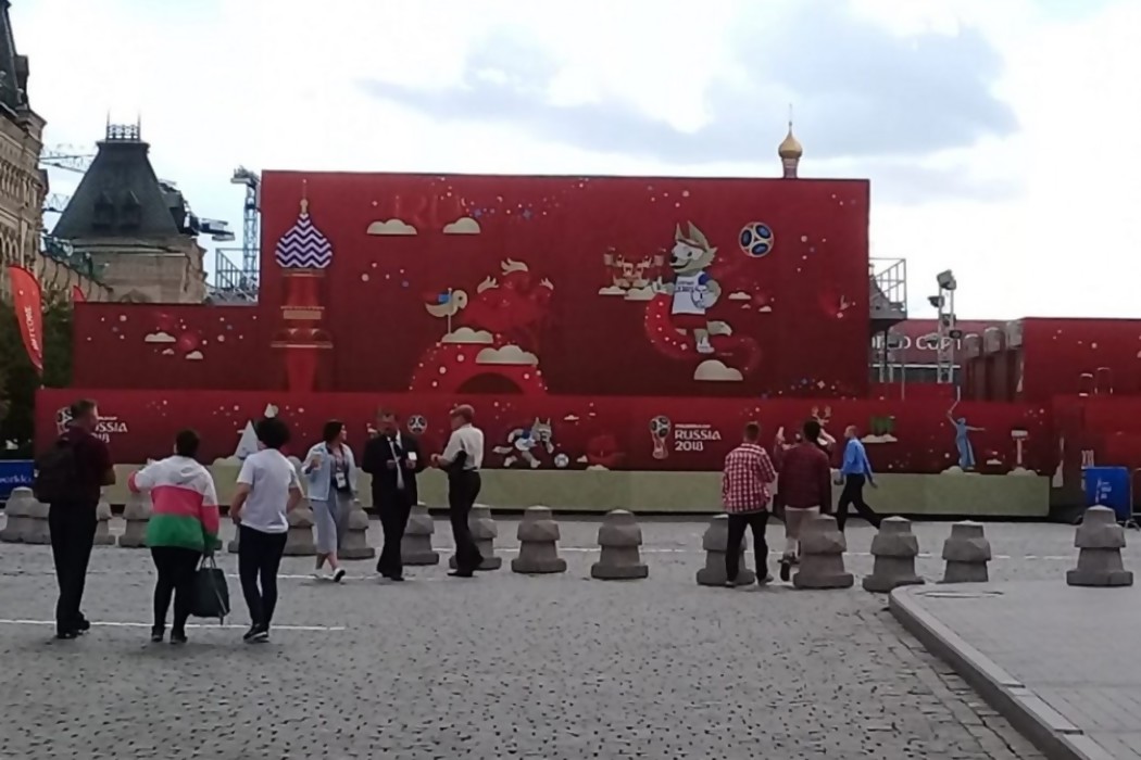 Darwin en la Plaza Roja: el plato volador de la FIFA y los 20 segundos con Lenin — Sol | Del Sol 99.5 en el Mundial Rusia 2018