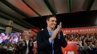España es un “ejemplo vivo” de la vigencia del eje izquierda-derecha - Entrevistas - DelSol 99.5 FM