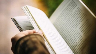 ¿Por qué los uruguayos prefieren la no-ficción a la ficción? - El guardian de los libros - DelSol 99.5 FM
