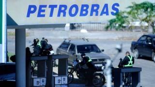 “Las medidas de los trabajadores aceleraron la decisión de Petrobrás”, según Añón - Entrevistas - DelSol 99.5 FM
