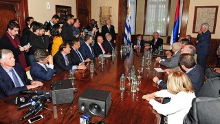 Gobierno firmó acuerdo por Ferrocarril Central que usará principalmente UPM - Titulares y suplentes - DelSol 99.5 FM