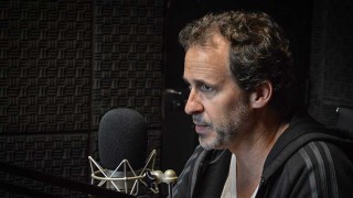 Rogelio Gracia afronta el desafío de “Conejo blanco, conejo rojo” - Hoy nos dice ... - DelSol 99.5 FM