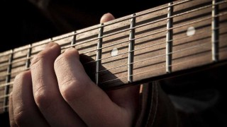 Guitarra y voz - Playlist - DelSol 99.5 FM