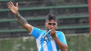 La oda a la pelota mordida y chalecos para que no haya penales por manos - Darwin - Columna Deportiva - DelSol 99.5 FM